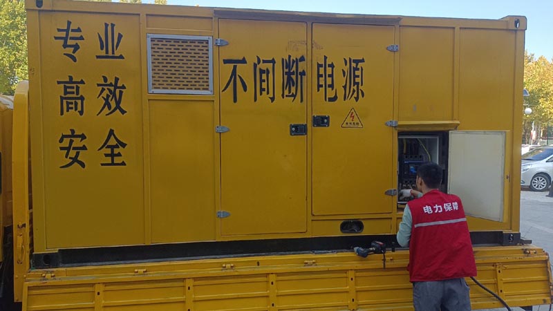 大兴安岭柴油发电机组和UPS电源配合使用时，如何避免切换过程中的电力中断？